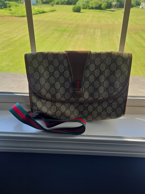 Gucci Handbags - Vintage Gucci GG Supreme Sherry Line Clutch With Strap